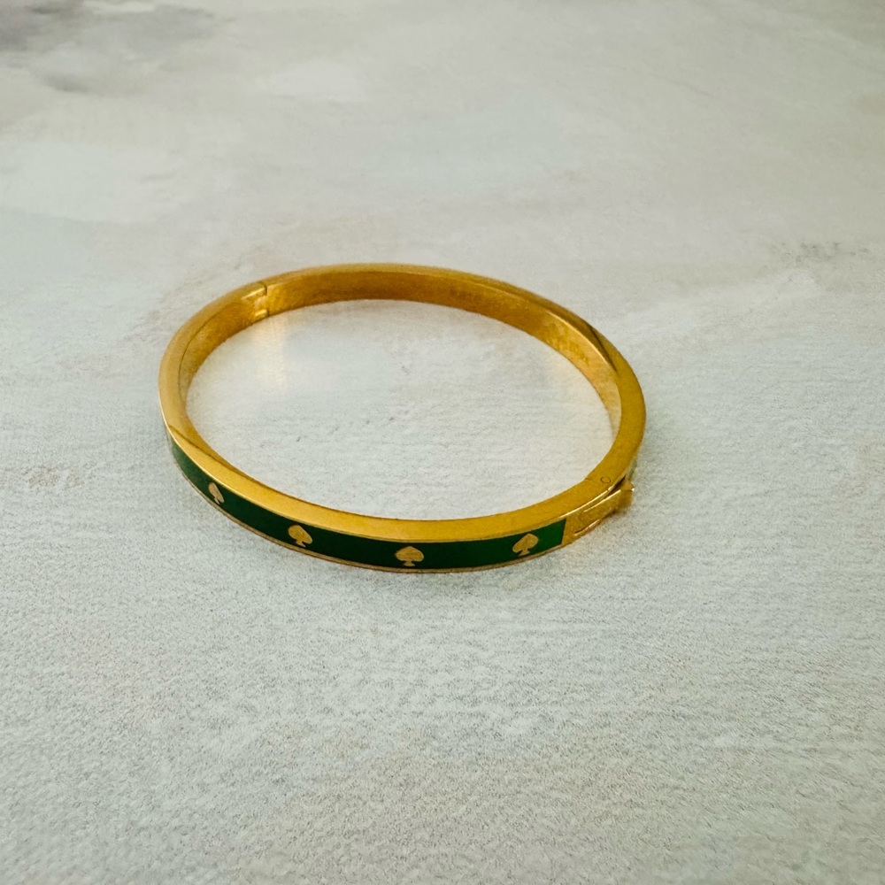 Kate Spade Green & Gold Enamel Spot The Spade Enamel Hinged Bangle Bracelet - Picture 9 of 12